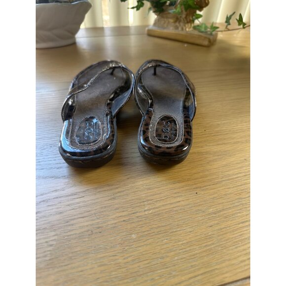 B.O.C. Size 6 Leopard Print Patent Leather Thong Flip Flops Brown Black - Picture 3 of 6